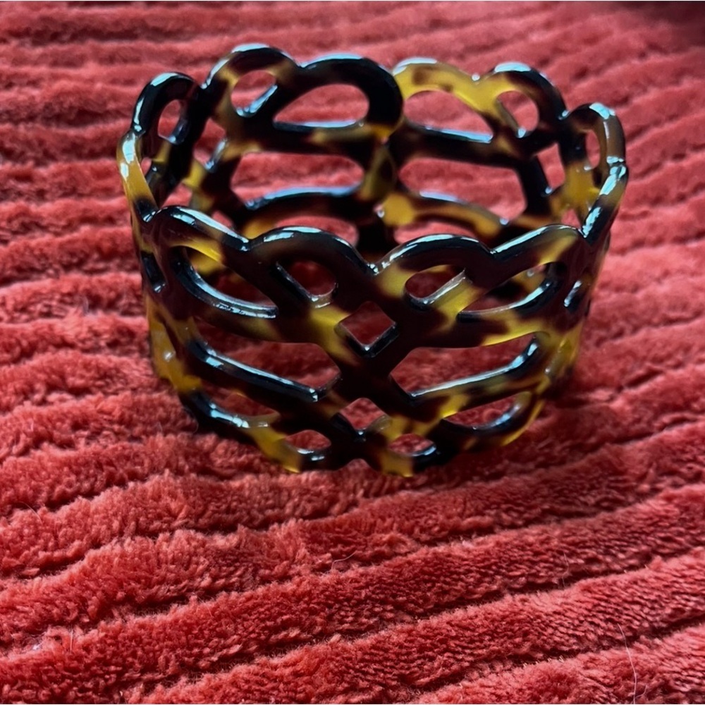 Elegant Black and Brown Openwork Bracelet